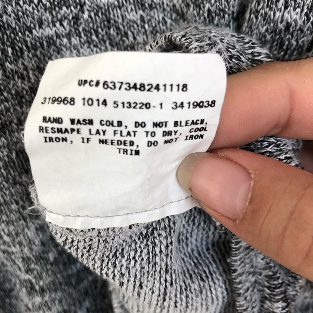 AGB Women V-Neck Blouse Top Black Lace Studded Detail Plus Size Gray 1X - Picture 4 of 5